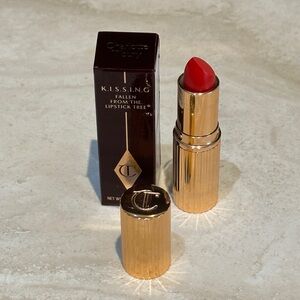 Charlotte Tilbury KI.S.S.I.N.G. Lipstick - Love Bite